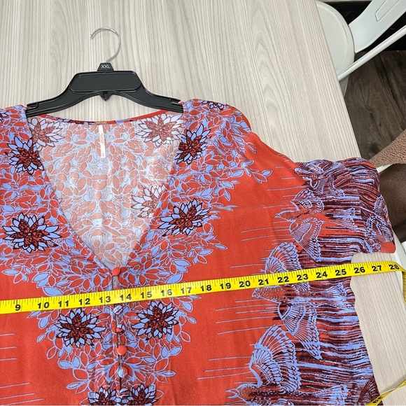 EUC! FREE PEOPLE Birds Of A Feather Floral Blouse Size SP - Picture 9 of 9